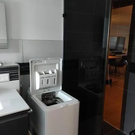 Lovely 1-bedroom Unit *