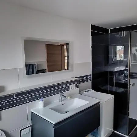 Lovely 1-bedroom Unit Coburg